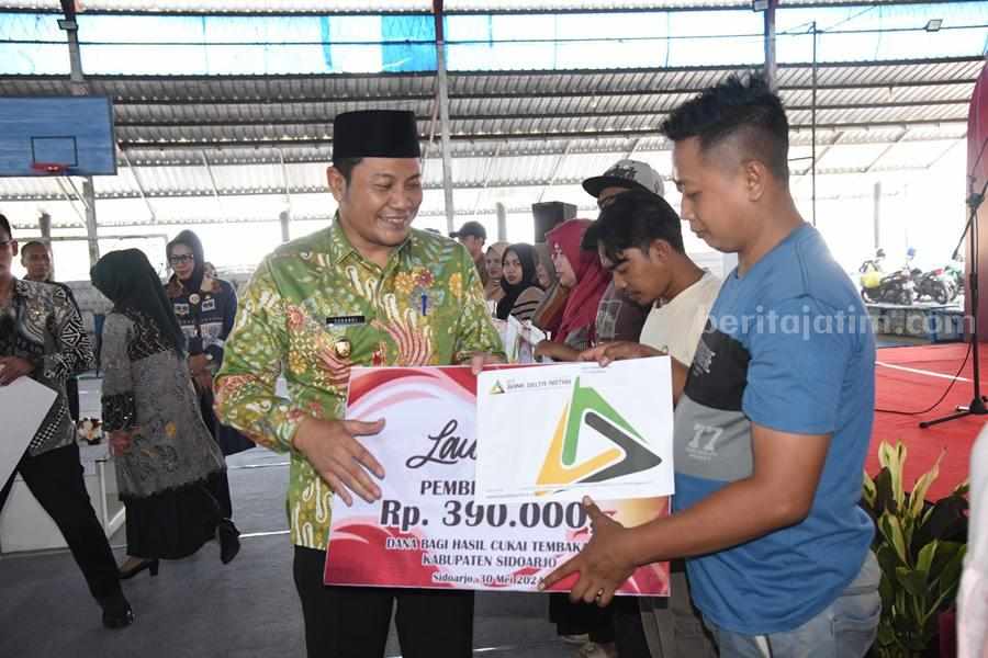 Ribuan Buruh Pabrik Rokok Sidoarjo Sumringah, terima BLT