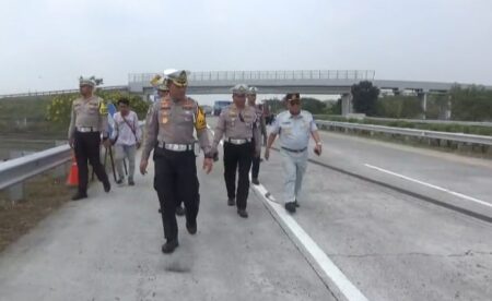 Polisi Periksa 8 Orang, Belum Ada Tersangka Kecelakaan Rombongan Study Tour di Tol Jombang foto beritajatim