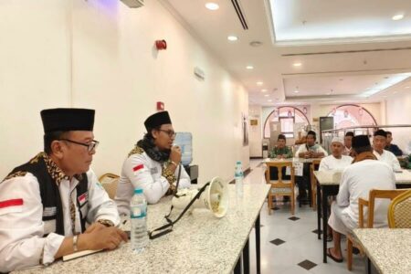 Jemaah Haji SUB 14 Terima Bimbangan Ibadah Usai Ziarah ke Raudhah