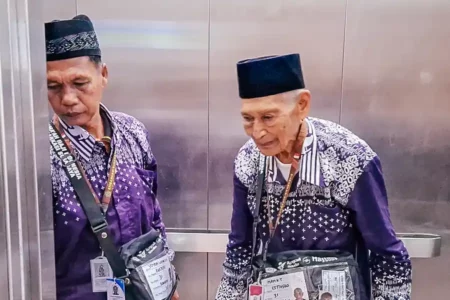 Jemaah Haji Usia 100 Tahun Asal Pasuruan, Bersyukur Bisa Berangkat Haji Jemaah haji berusia 100 tahun asal Kabupaten Pasuruan, Imam Kartam Taselim (foto: istimewa)