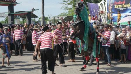 Festival Jaran Serek Ajarkan Cinta Seni Tradisi Khas Sumenep