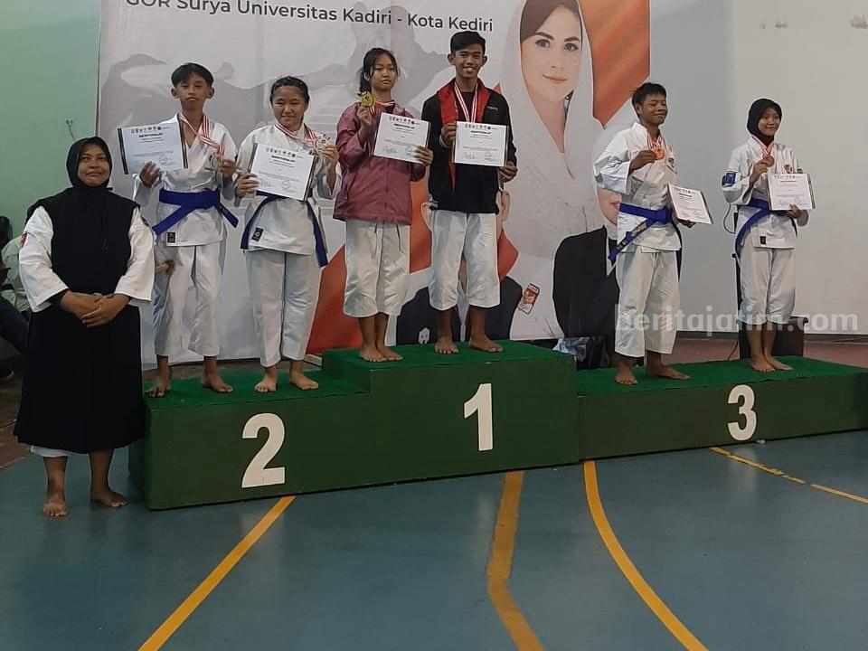 Atlet Kontingen Shorinji Kempo Dojo Ronggolawe Tuban yang meraih prestasi.