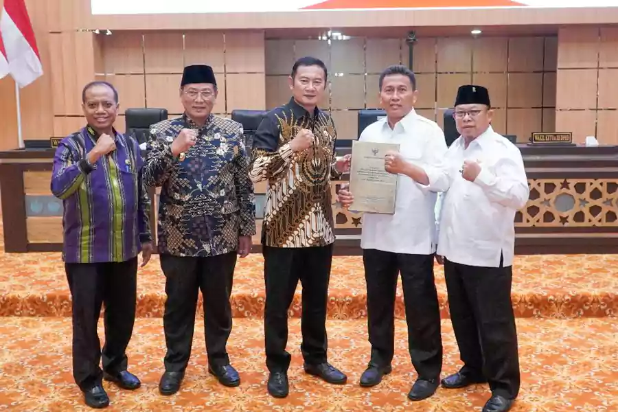 Bupati Lamongan Sampaikan Raperda Pertanggungjawaban APBD 2023 ke DPRD