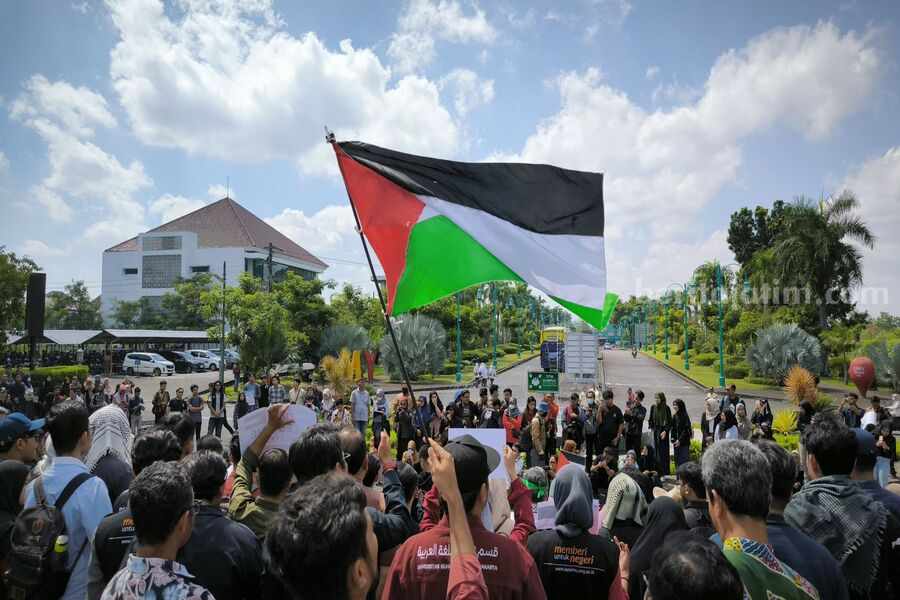 Krisis Geopolitik Iran-Israel: Indonesia Jangan Sekadar Jadi Penonton Foto Berita Jatim