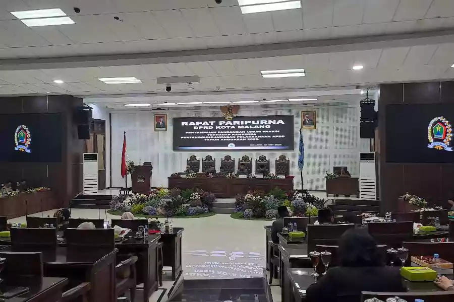 Suasana rapat paripurna di DPRD Kota Malang.