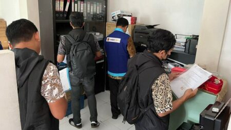 Usai OTT, Kantor Dispendukcapil Malang Digeledah Saber Pungli
