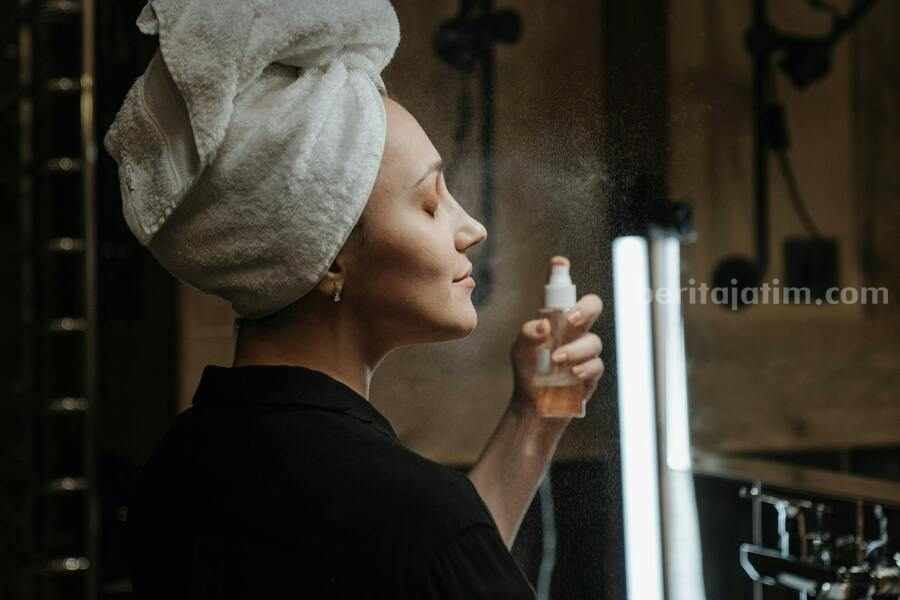 Rekomendasi setting spray terbaik dan murah (Cottonbro/pexels.com0