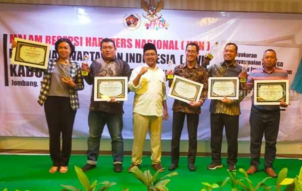 Lima Perusahaan Terima ‘Jombang Investment Award’ dari PWI Foto Berita Jatim