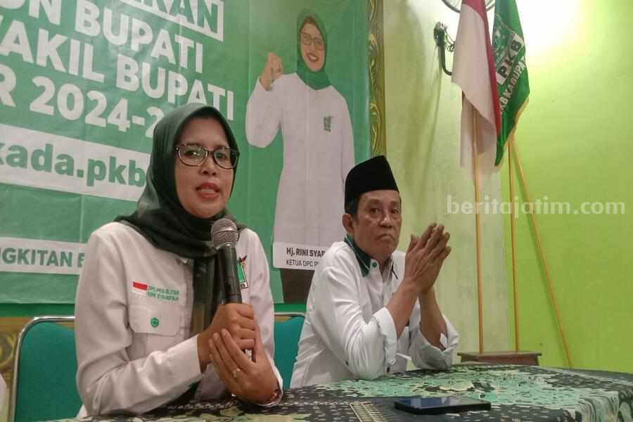 Ini Cabup Blitar yang Sudah Bertemu Ketum PKB, Loh Bukan Mak Rini? Foto Berita Jatim