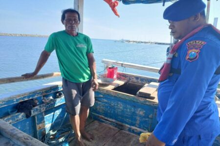 Siaga, Polisi Situbondo Perketat Jalur Laut dan Jalur Darat Siaga, Polisi Situbondo Perketat Jalur Laut dan Jalur Darat
