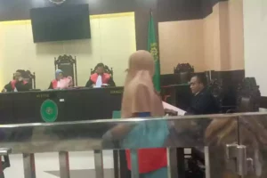 Terdakwa Pembunuhan Motif Cinta Segi Tiga di Sampang Dituntut 17 Tahun Penjara Persidangan Fitria terdakwa pembunuhan ibu muda Siti Maimuna.