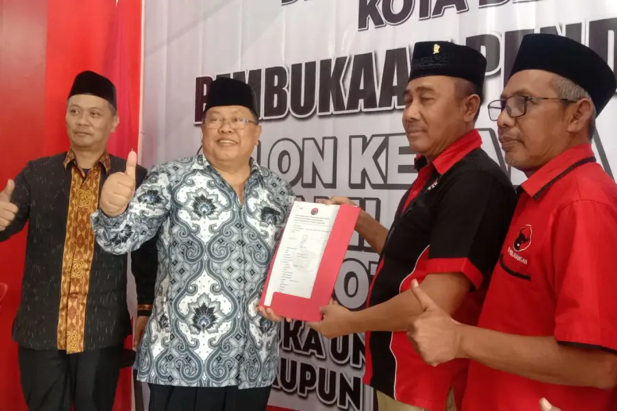 Santoso Tak Kembalikan Form Pendaftaran Cawali Blitar ke PDIP Foto Berita Jatim