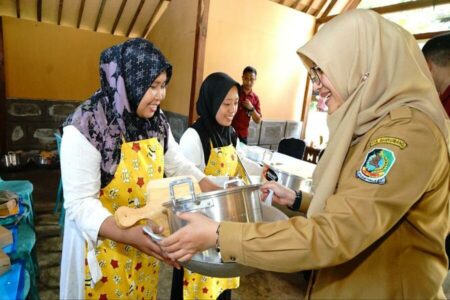 Cara Banyuwangi Bikin Ekonomi Arus Bawah Makin Kuat