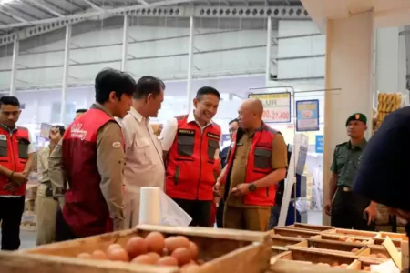 Usai Cek Harga, Pj Wali Kota Malang Bakal Buka Kembali WTI untuk Jual Bawang Merah TPID dan Pj Wali Kota Malang tinjau harga kebutuhan pokok.