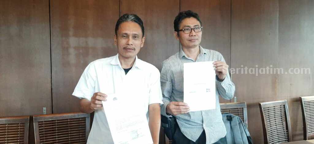 Supandi dan Kuasa Hukumnya saat memberikan keterangan pers.