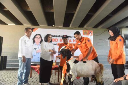 Pj Wali Kota Kediri Beri Motivasi Pegawai BPBD untuk Terus Melayani