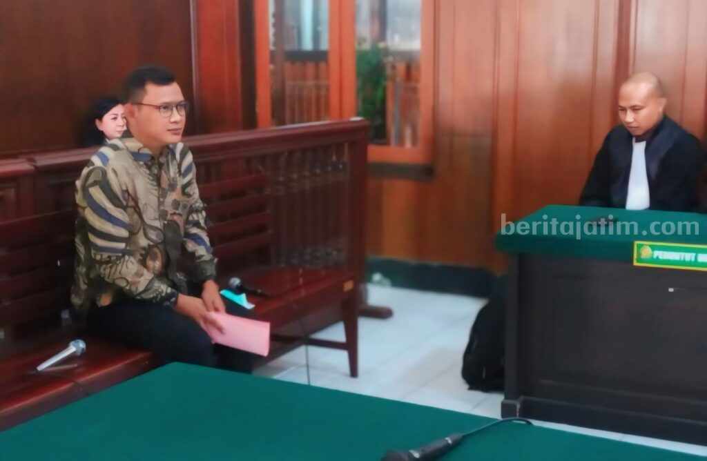 Terdakwa Dedy Kurniawan Saat Menjalani Sidang di PN Surabaya