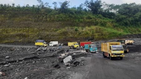 Jalur Piket Nol Malang-Lumajang Buka-Tutup Usai Longsor, Diimbau Lewat Tol Cikali