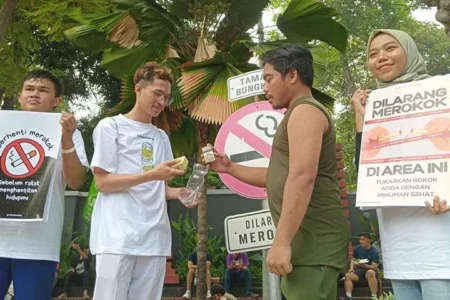 Inilah Perjuangan Unair Ciptakan Kawasan Tanpa Rokok di Surabaya foto beritajatim