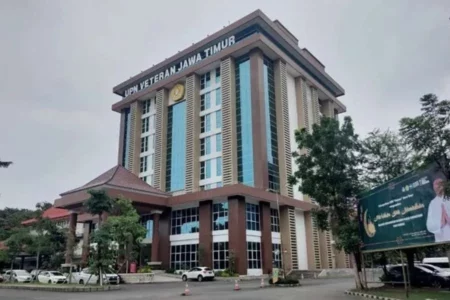 Dear Mahasiswa UPN Veteran Jatim, Rektor Pastikan UKT Tak Naik!