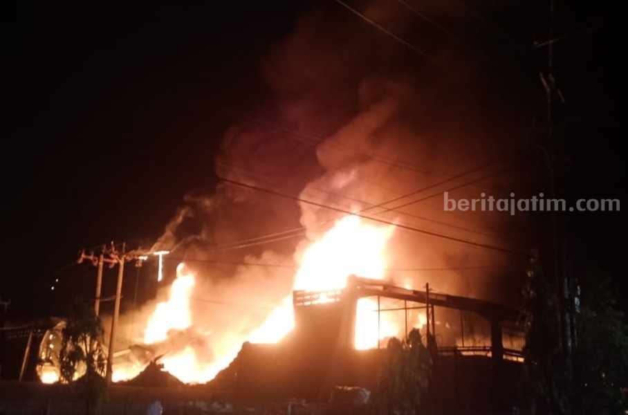Berikut Isi Gudang dan Jenis Mobil yang Terbakar di Gudang Tambak Sawah