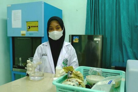 Laboran Fakultas Teknik Unusida Sidoarjo Terima Hibah Karya Inovasi dari Kemendikbud Unusida