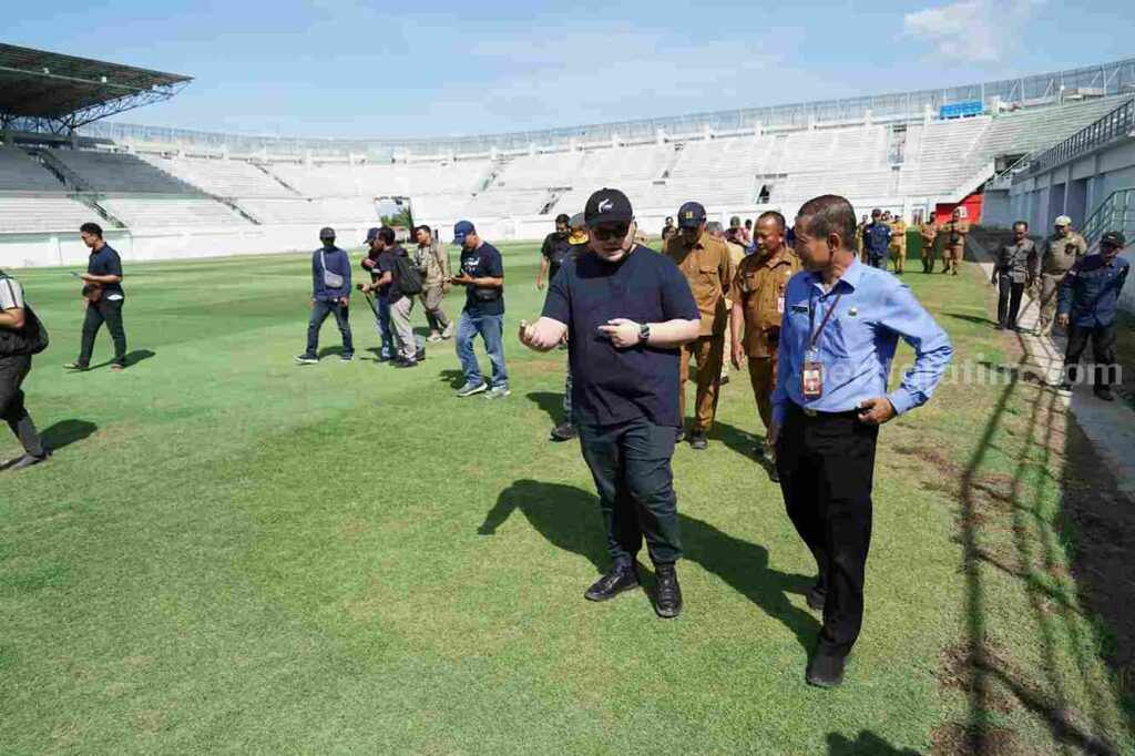 Mas Dhito melakukan pengecekan Stadion Gelora Daha Jayati Kediri