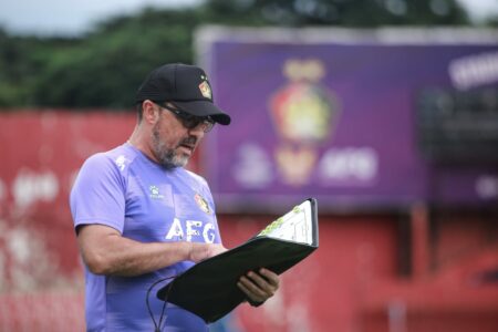 Persik Kediri Pertahankan Pelatih Marcelo Rospide