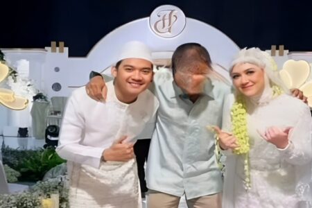 Potret Happy Asmara dan Gilga Sahid yang viral saat prosesi akad nikah. (Instagram/andari_017)