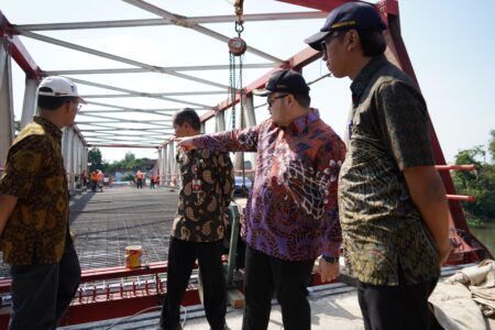 Bupati Kediri Sebut Jembatan Jongbiru Siap Diresmikan Bulan Depan