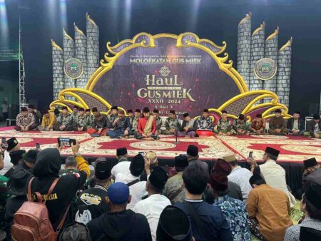 65 Ribu Jamaah Hadiri Haul ke-32 Gus Miek di Kediri Haul ke-32 Gus Miek di Kediri