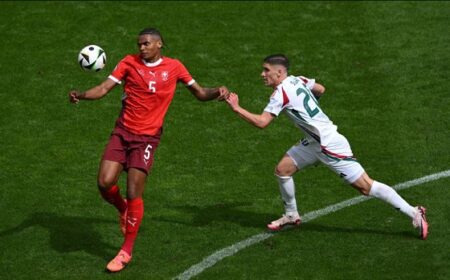 Bek Manchester City, Manuel Akanji menjadi salah satu pilar andalan lini belakang Swiss dalam Euro 2024. Foto: UEFA