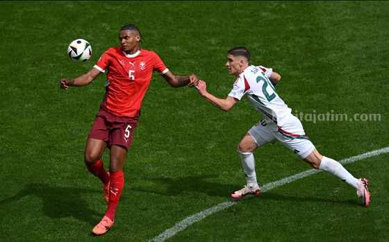 Bek Manchester City, Manuel Akanji menjadi salah satu pilar andalan lini belakang Swiss dalam Euro 2024. Foto: UEFA