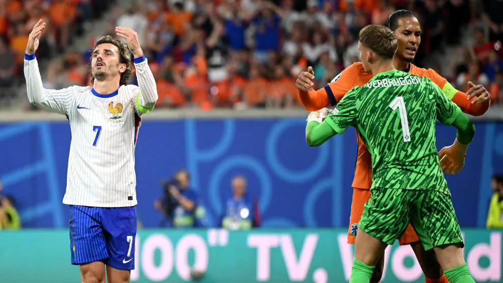 Antoine Griezmann (kiri) menjadi salah satu pilar andalan Prancis selama penyelenggaraan Euro 2024. Foto: UEFA