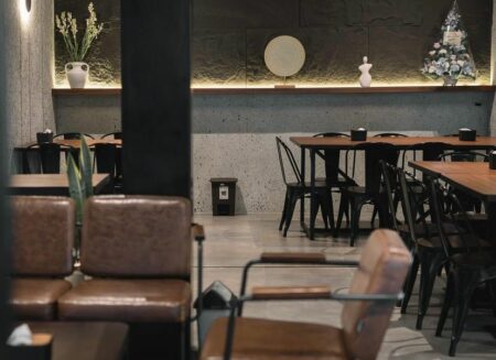 6 Rekomendasi Kedai Kopi Terbaik di Kediri, Cocok untuk Nongkrong atau WFC! Salah satu rekomendasi coffee shop di Kediri. (Instagram/@billions.coffee)