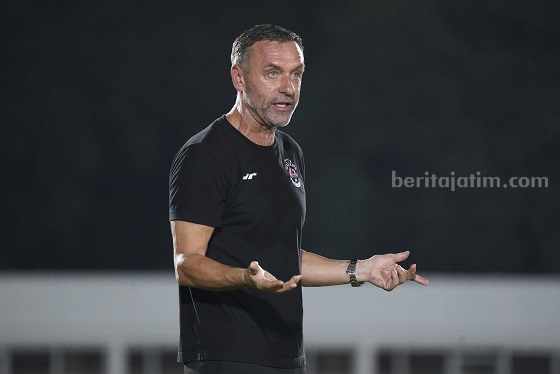Thomas Doll tercatat telah memimpin Persija Jakarta dalam 68 pertandingan di ajang Liga 1. Foto: Persija
