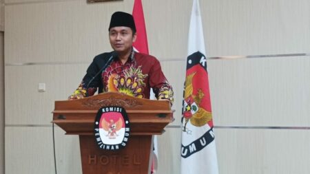 Ketua KPU Sumenep, Rahbini (Foto: Temmy/Beritajatim)