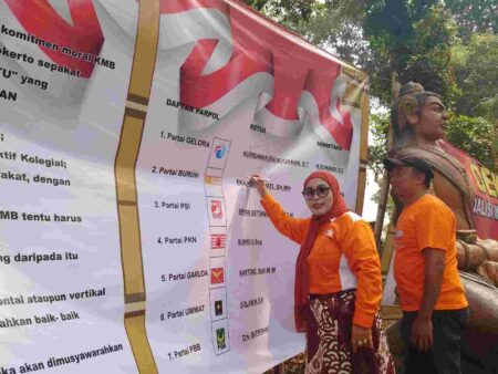 Deklarasi KBM di Petilasan Gajah Mada Dusun Jabung, Desa Lebak Jabung, Kecamatan Jatirejo, Kabupaten Mojokerto, Sabtu (1/6/2024). [Foto : ist]