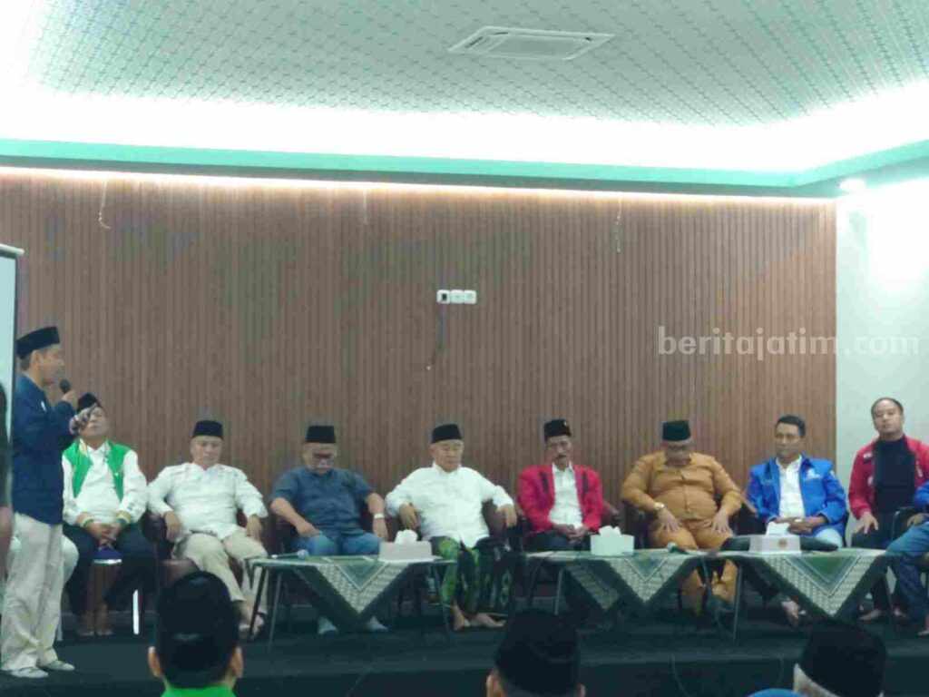 Koalisi Partai deklarasikan Muhammad Al Barra sebagai Bakal Calon Bupati Mojokerto di di aula Gedung Pasca Sarjana Kampus Unversitas KH Abdul Chalim Desa Bendunganjati, Kecamatan Pacet, Kabupaten Mojokerto, Minggu (2/6/2024). [Foto : ist]