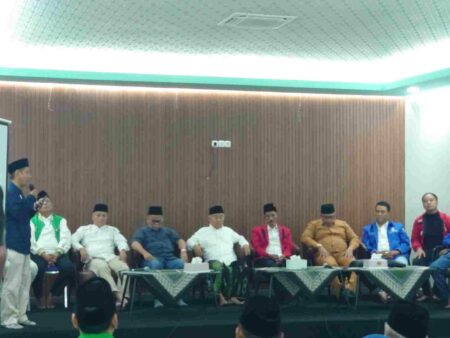 Koalisi Partai deklarasikan Muhammad Al Barra sebagai Bakal Calon Bupati Mojokerto di di aula Gedung Pasca Sarjana Kampus Unversitas KH Abdul Chalim Desa Bendunganjati, Kecamatan Pacet, Kabupaten Mojokerto, Minggu (2/6/2024). [Foto : ist]
