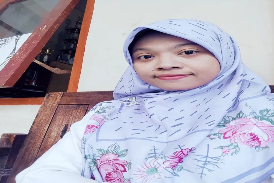 Anifatur Rosidah, guru dan pembina ekstrakurikuler jurnalistik di MTs. Ma'arif 1 Ponorogo. (Foto/Istimewa)