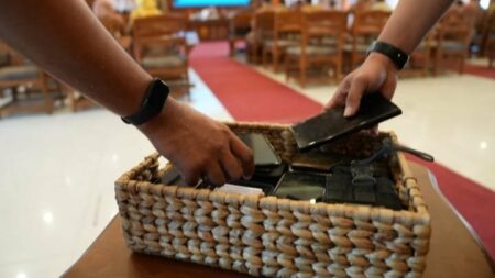 Ini Langkah Pj Wali Kota Mojokerto Cegah ‘Phone Snubbing’ saat Rapat