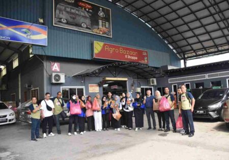 Perkuat Entrepreneur University, FEB Unisma Berkunjung Ke Industri UMKM di Malaysia