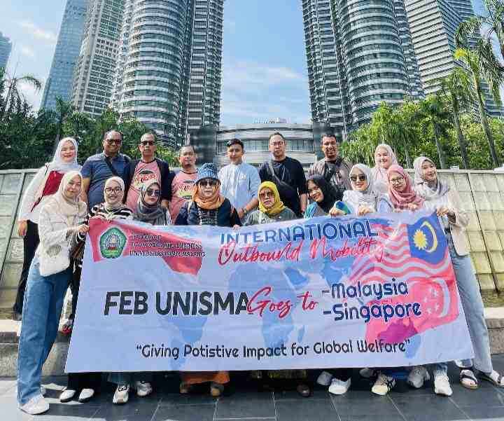 Dosen dan mahasiswa Unisma saat berada di Malaysia (Foto: Istimewa)