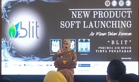 Mak Rini Luncurkan BLIT, Air Minum Kemasan Produk PDAM Blitar foto