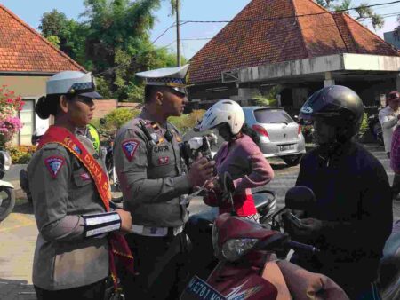 KOPPIMOKA: Jurus Jitu Satlantas Polres Mojokerto Kota Ciptakan Lalu Lintas Tertib dan Aman Satlantas Polres Mojokerto