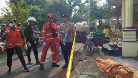 Kondisi korban yang ditemukan meninggal mendadak di Dusun Sonosari RT 04 RW 02, Desa Canggu, Kecamatan Jetis, Kabupaten Mojokerto, Sabtu (15/6/2024). [Foto : ist]