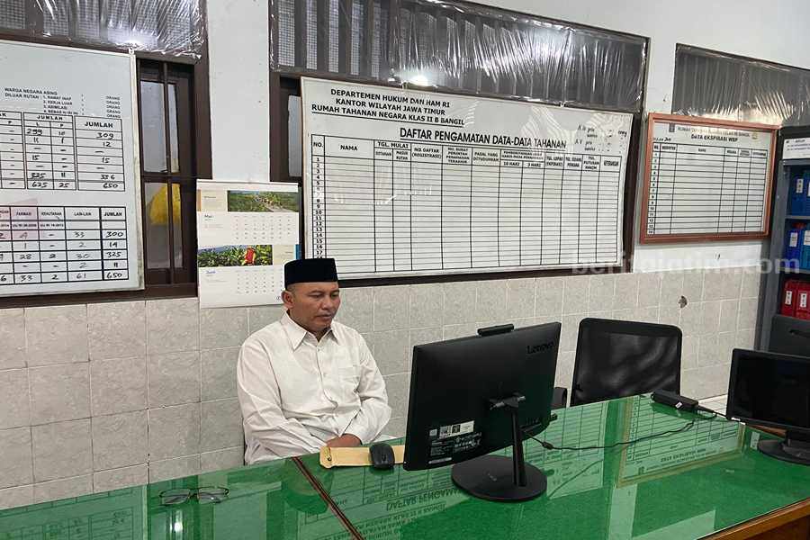 Sidang perdana Eks Kepala Badan Pengelola Keuangan dan Pendapatan Daerah (BPKPD) Pasuruan, Akhmad Khasani.