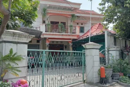 Rumah pensiunan kepala dinas, Bambang Setiawan, di Jalan Raya Maospati-Magetan yang sempat disatroni perampok pada 17 Juni 2024.