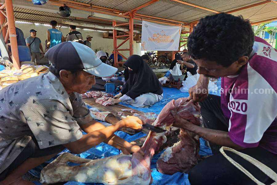 Idul Adha, LMI Sumbangkan Hewan Kurban di Rusunawa Pasuruan